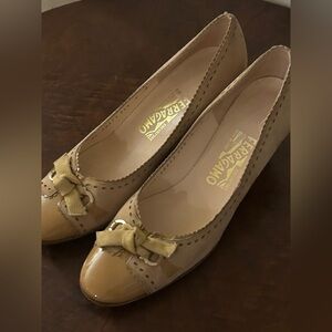 Salvatore Ferragamo Beige Bow Loafers